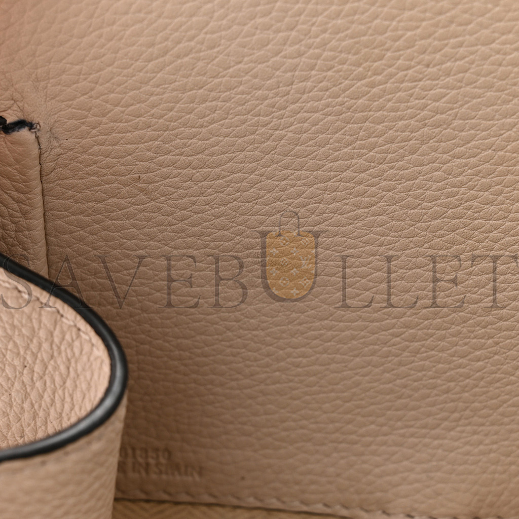LOEWE GRAINED CALFSKIN SMALL HAMMOCK SHOULDER BAG SAND (30*25*13.5cm) LOEWE GRAINED CALFSKIN SMALL HAMMOCK SHOULDER BAG SAND (30*25*13.5cm)